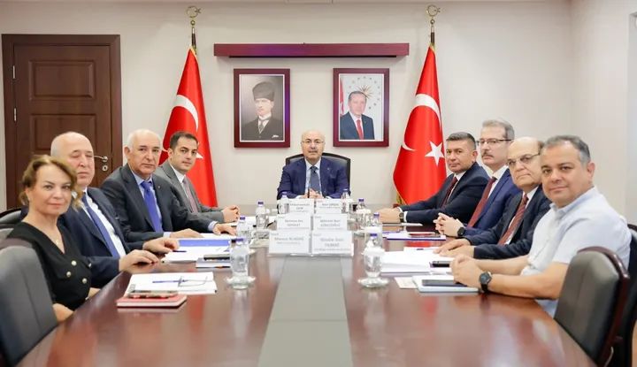Karaisalı’daki tavuk çiftlikleri masaya yatırıldı