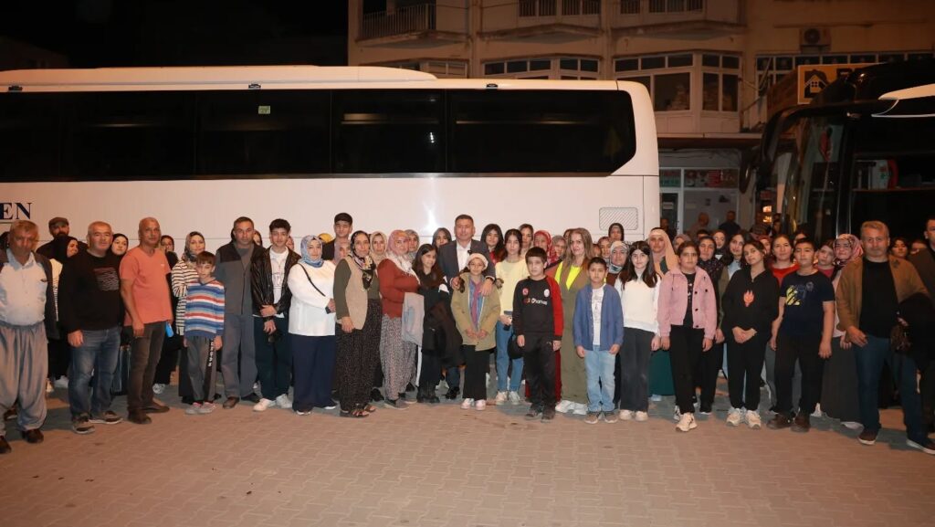 Karaisalılı öğrenciler Ahlat yolcusu