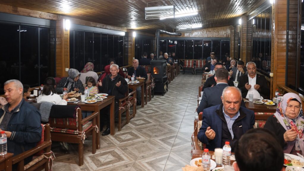 Karaisalı’da Şehit ve Gazi Aileleri Onuruna İftar Programı Düzenlendi