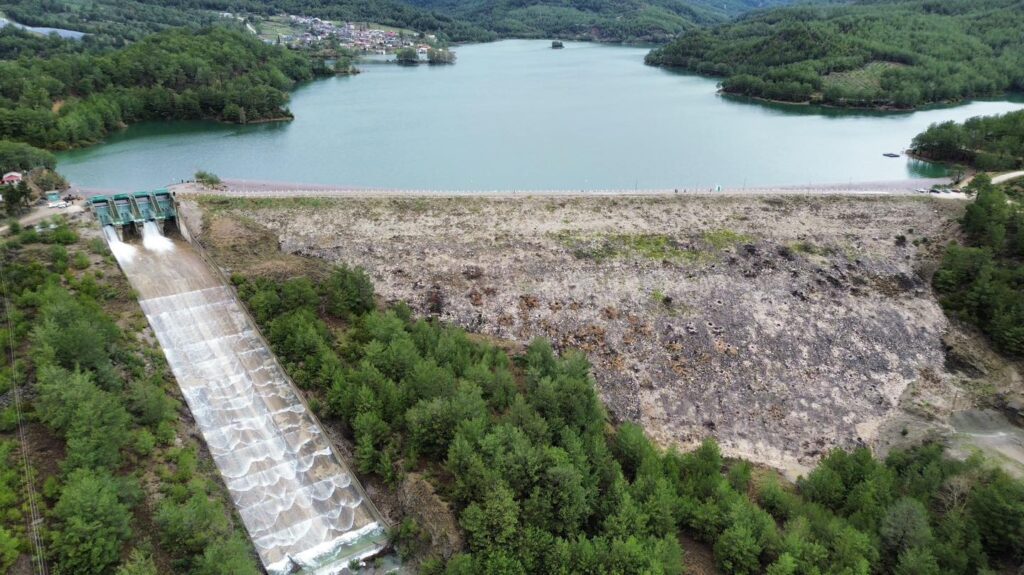 Karaisalı’da Baraj Doluluğu %95’e Ulaştı: Üçürge Çayı İçin Uyarı