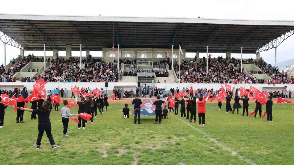 Karaisalı’da 23 Nisan Coşkusu: Geleceğin Yöneticileri İş Başında!