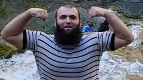 Karaisalı’da Nehre Giren Genç Adam Akıntıya Kapılıp Kayboldu