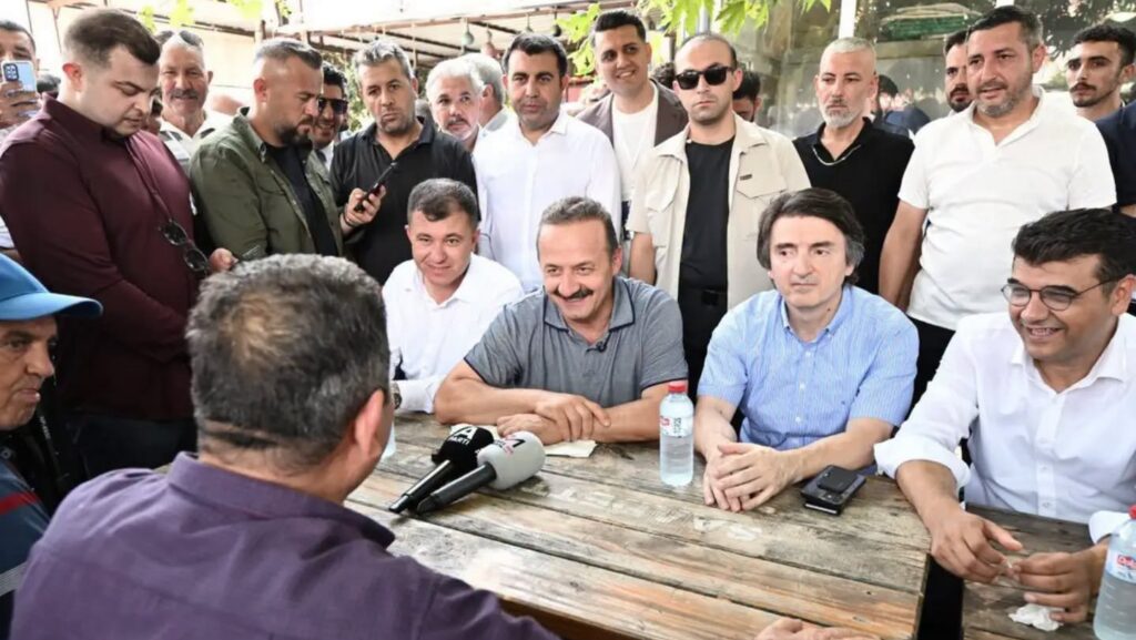 Anahtar Parti Lideri Ağıralioğlu Karaisalı’da Halkla Buluştu